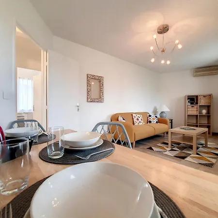 Manosque, 2 Pieces, 3 Personnes - Fr-1-752-4 Apartment Manosque