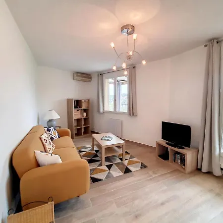 Manosque, 2 Pieces, 3 Personnes - Fr-1-752-4 * Manosque