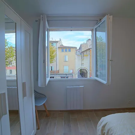Manosque, 2 Pieces, 3 Personnes - Fr-1-752-4 Apartment Manosque